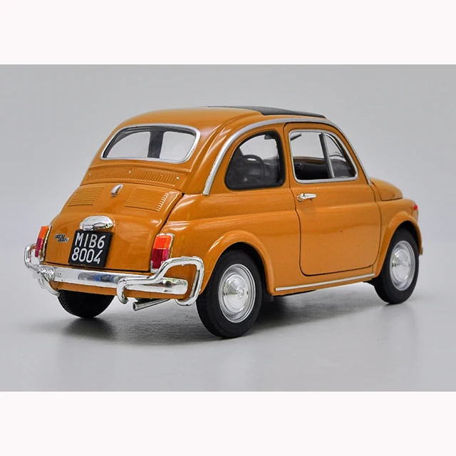 FIAT 500 Diecast Model 1/24 scale - Burnt Orange by Bburago