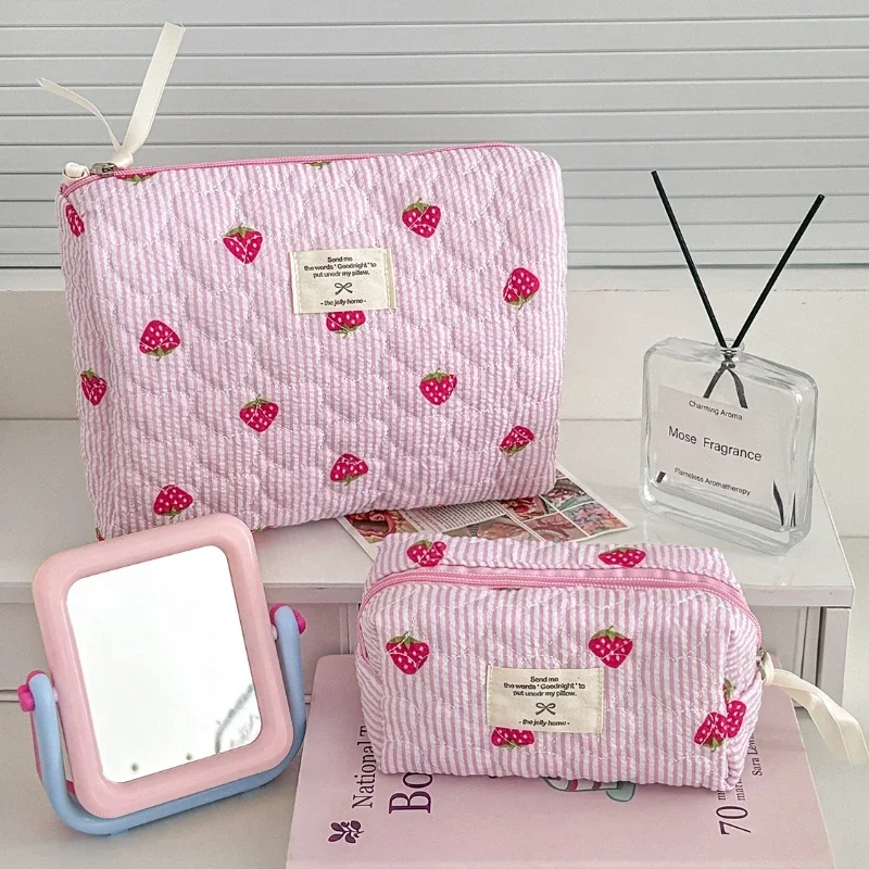 Pink Strawberry Women Cosmetic Quilted Bag Portable Travel Organizer Toiletry Makeup Storage Pouch Handbag Ladies Zipper Bag