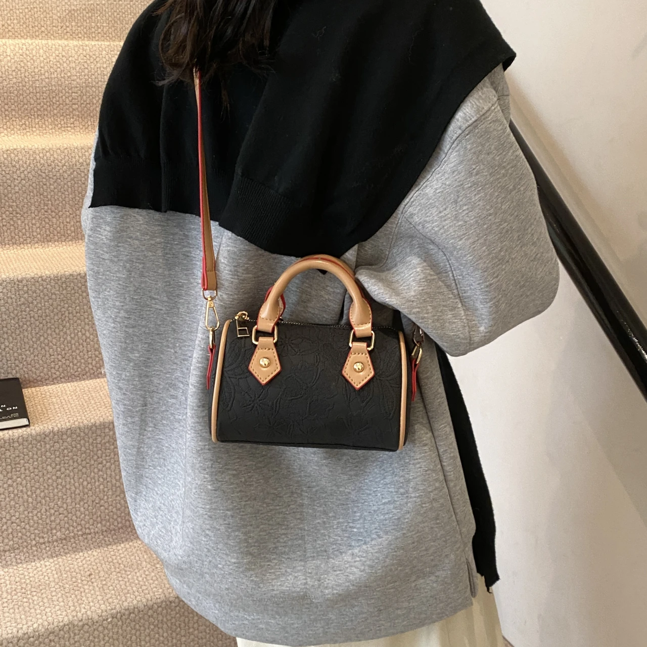 Retro Fashion Versatile Women's Trendy PU Leather Single Shoulder Pillow Bag Simple Casual Commuting Storage Crossbody Bags