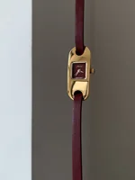 ساعة كلاسيكية باسوارة جلد لف 4