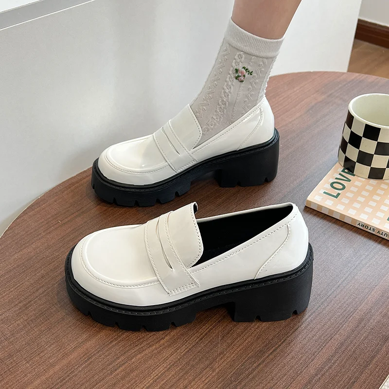 ヴィンテージ　美品 メリージェーン ラウンドトゥ厚底 日本製　221/2 EDM-Mary-Jane – VIVAIA JAPAN