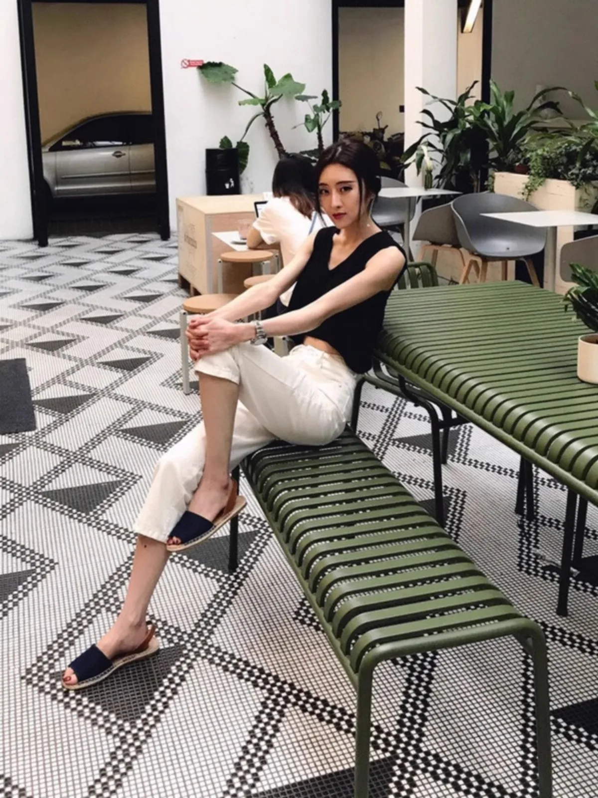 Рисунок 5 - Простой современный садовый железный