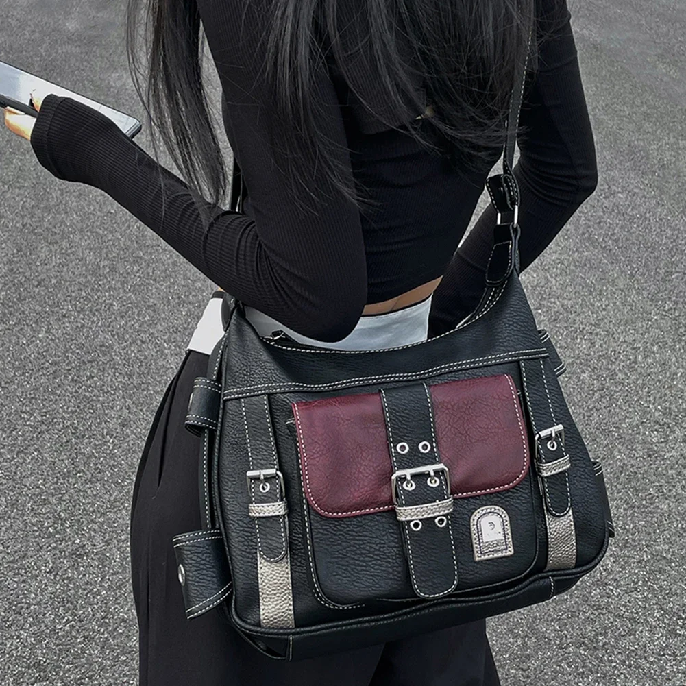 バッグ vintage real leather messenger bag y2k Vintage-Style Leather Messenger Bag - Y2k Grunge Crossbody