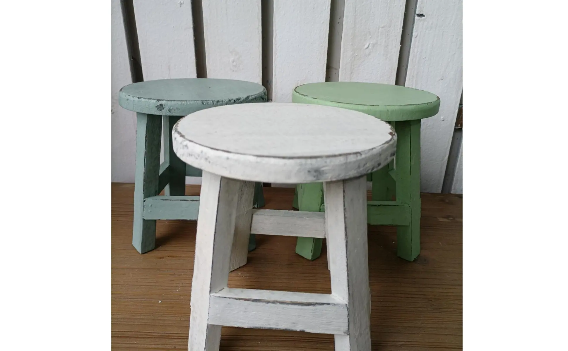 Round Wooden Stool Lightweight Round Wood Plant Stand Miniature Wood Stool Distressed Finish Vintage Plant Riser for Indoor