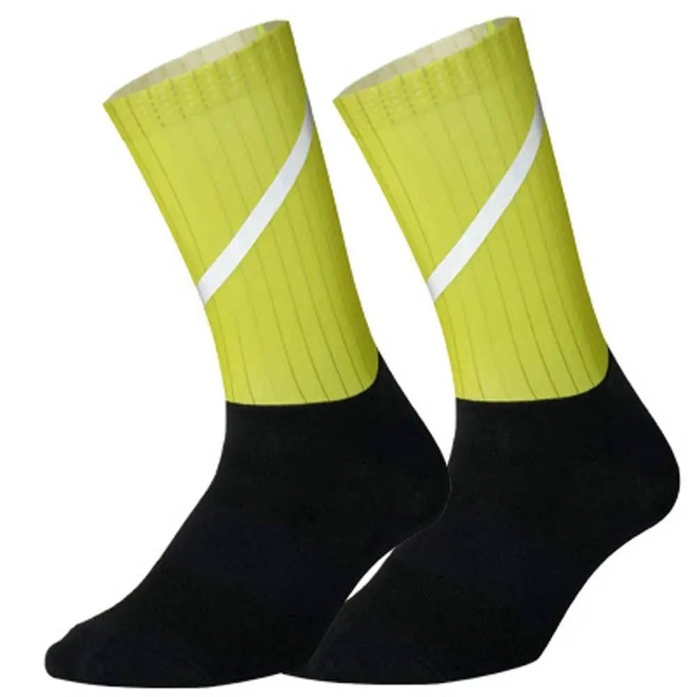 

1 Pair Breathable Cycling Socks Sweat-absorbent Reflective Mid Tank Sports Socks Wear Resistant Anti Slip Sports Socks Running