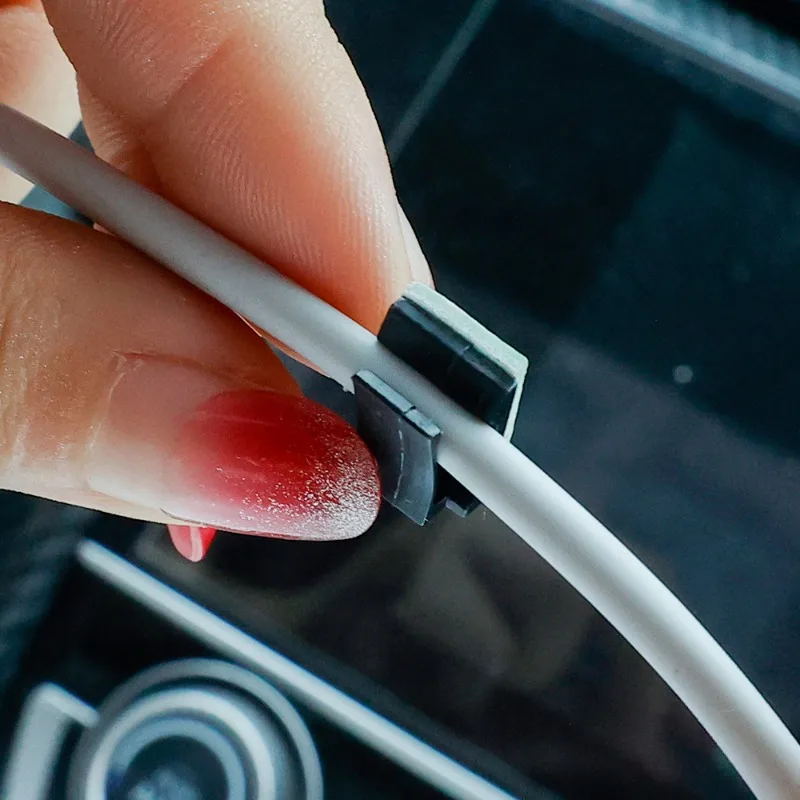 40 Pz Autoadesiva Auto Cavo Fissa Clip Auto GPS Dati Cavo Cavo Luce Decorativa Auto Cavo Dati Organizer Gestione Fili Cavo Fermacravatte Clip fisse (S