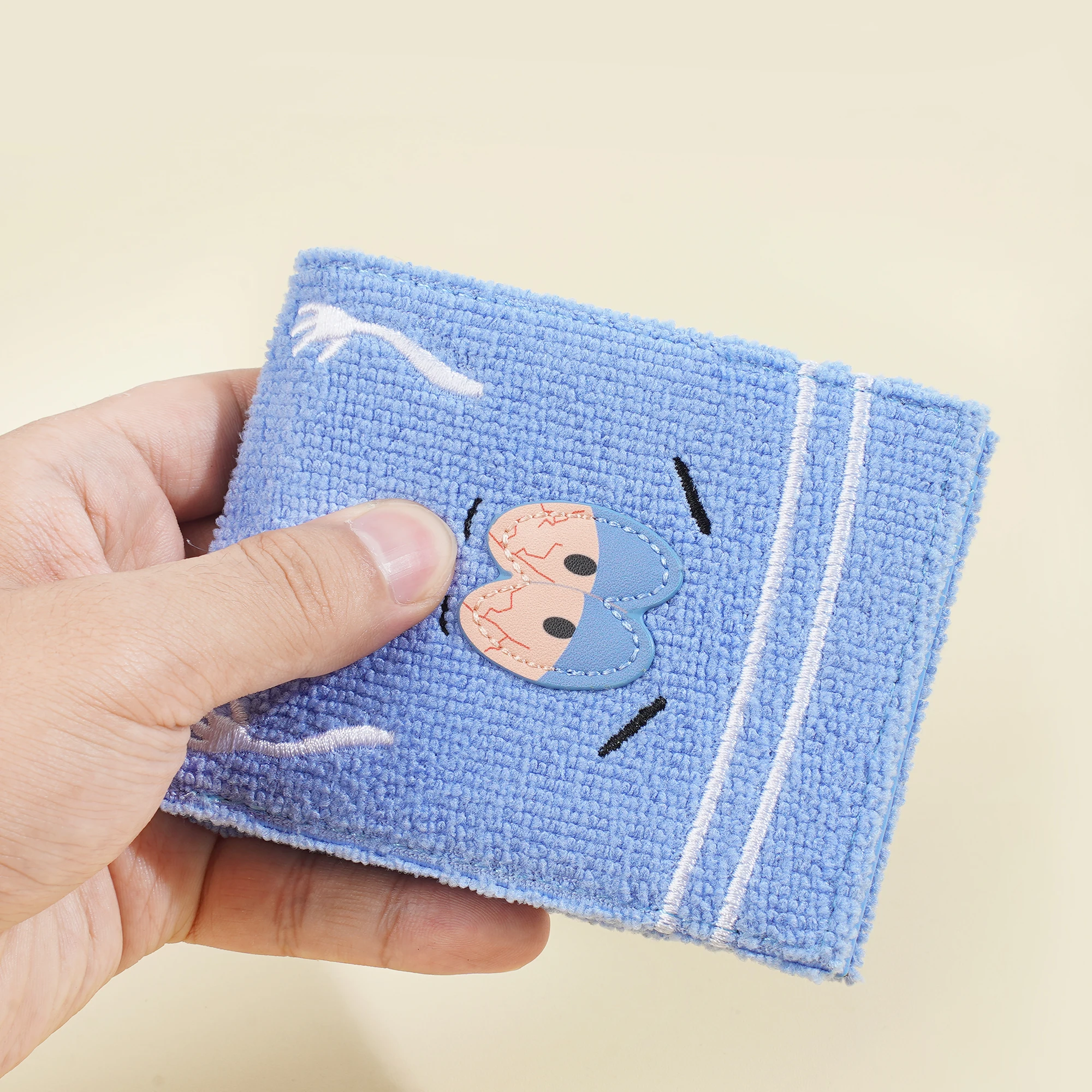 Portafoglio in Peluche a Forma di Cartone Animato per Donne, Superficie Morbida e Soffice con Chiusura a Zip, Portamonete in Pelle PU, Regalo Casual e Carino per Ragazze - immagine 3