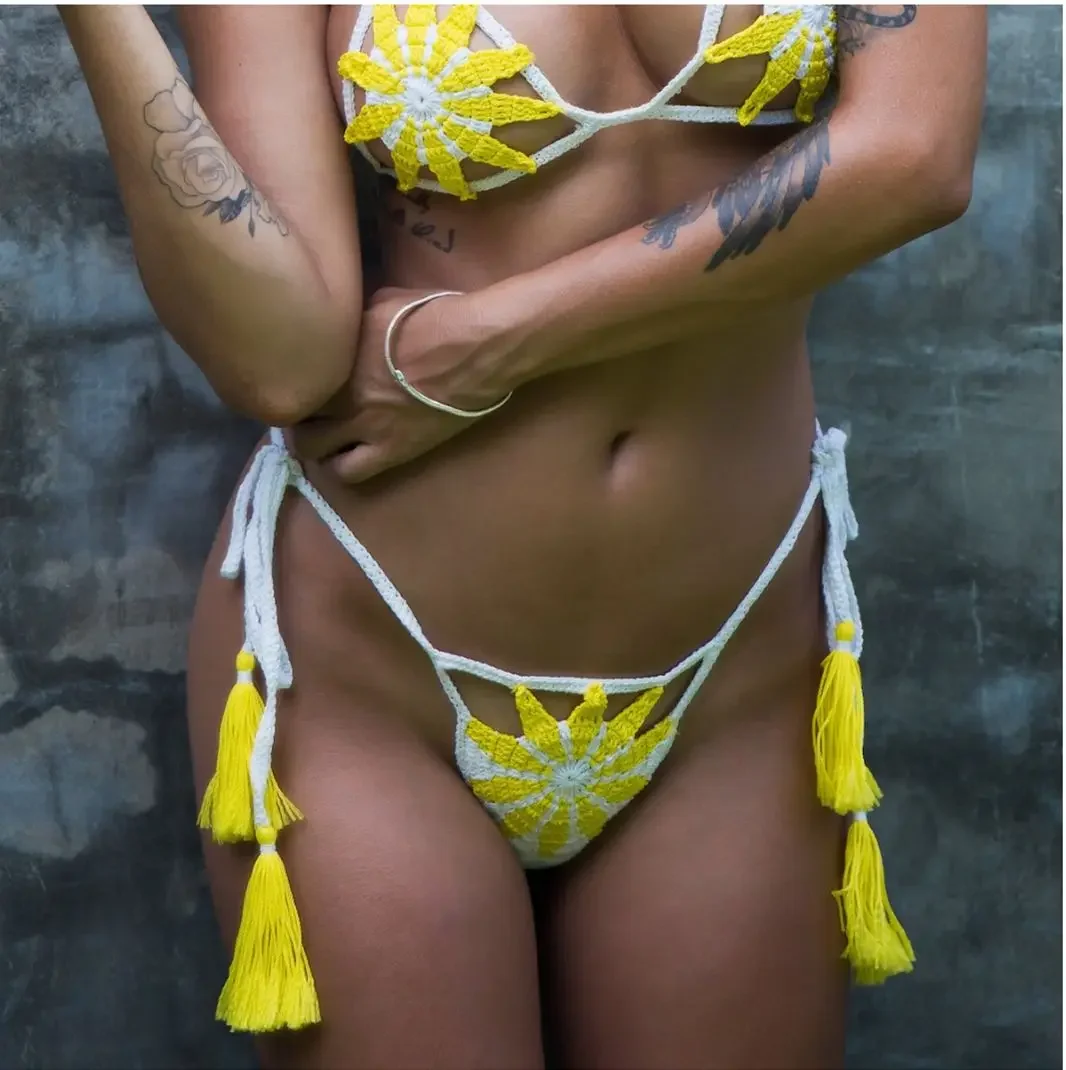 New Swimwear European and American Sexy Hollow Flower Bikini Strap Strap Beach Split Swimwear Set