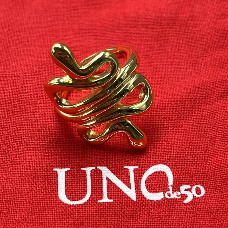 

2023 UNode50 New Hot Selling Spanish Fashion Creative Design Women's Exquisite Ring Holiday Gift Bag