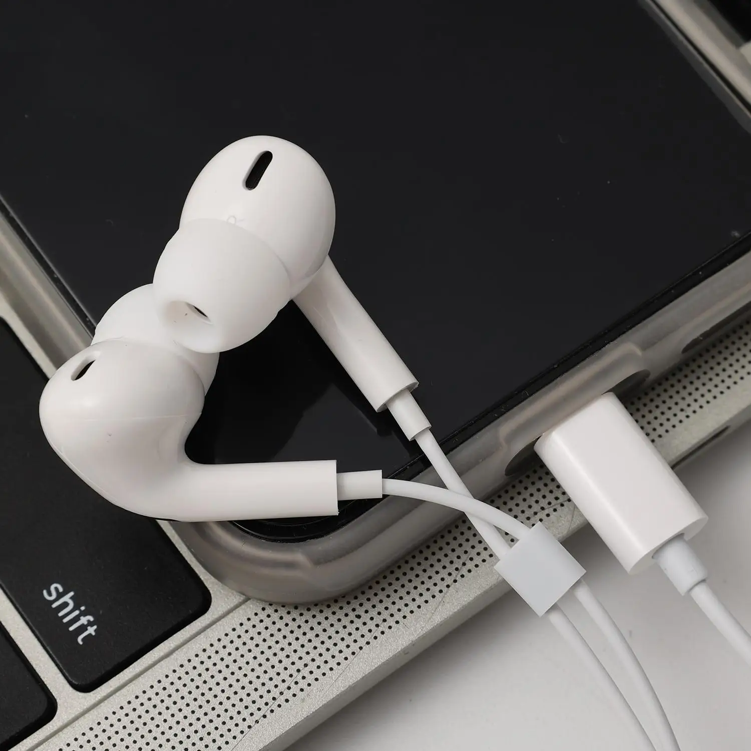 USB-C Wired In-ear Earphones with Mic