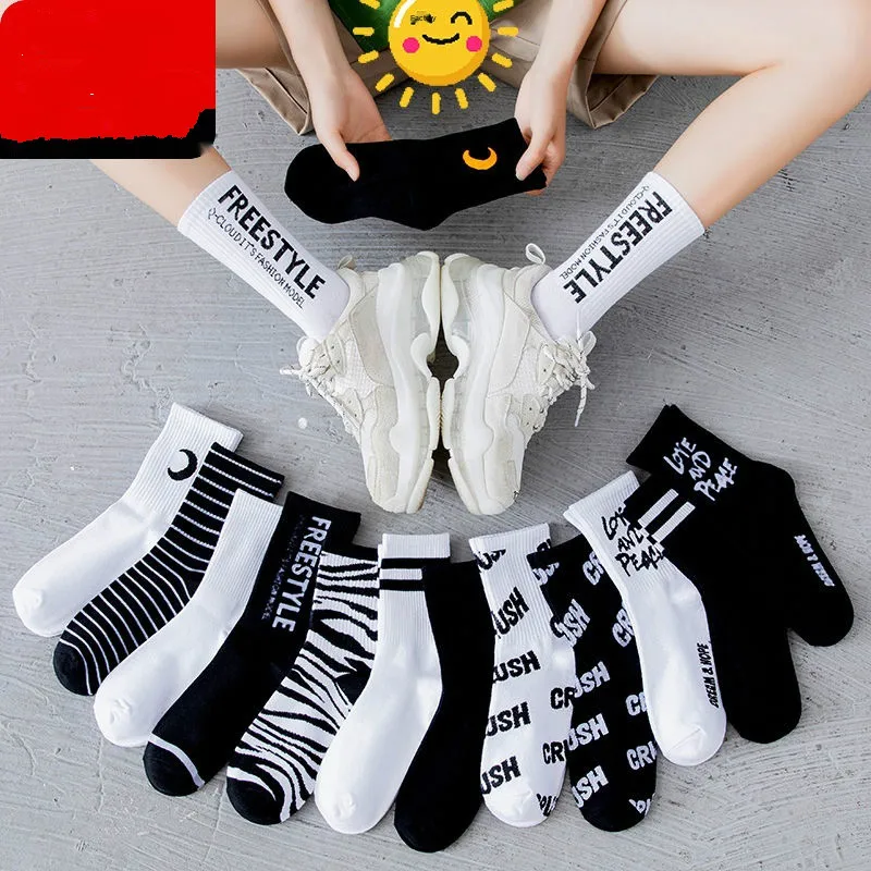 

7 Pair Korean Style Women Black White Letter Socks Men Cotton Socks Long White Kawaii Socks Harajuku Crew Socks Knee High Socks