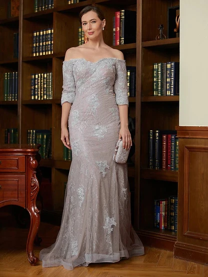 

Elegant Simple Prom Dresses Backless Strapless Bridal Mom Gowns Lace Appliqued Tulle Evening Gowns Swing Trailing فساتين سهرة