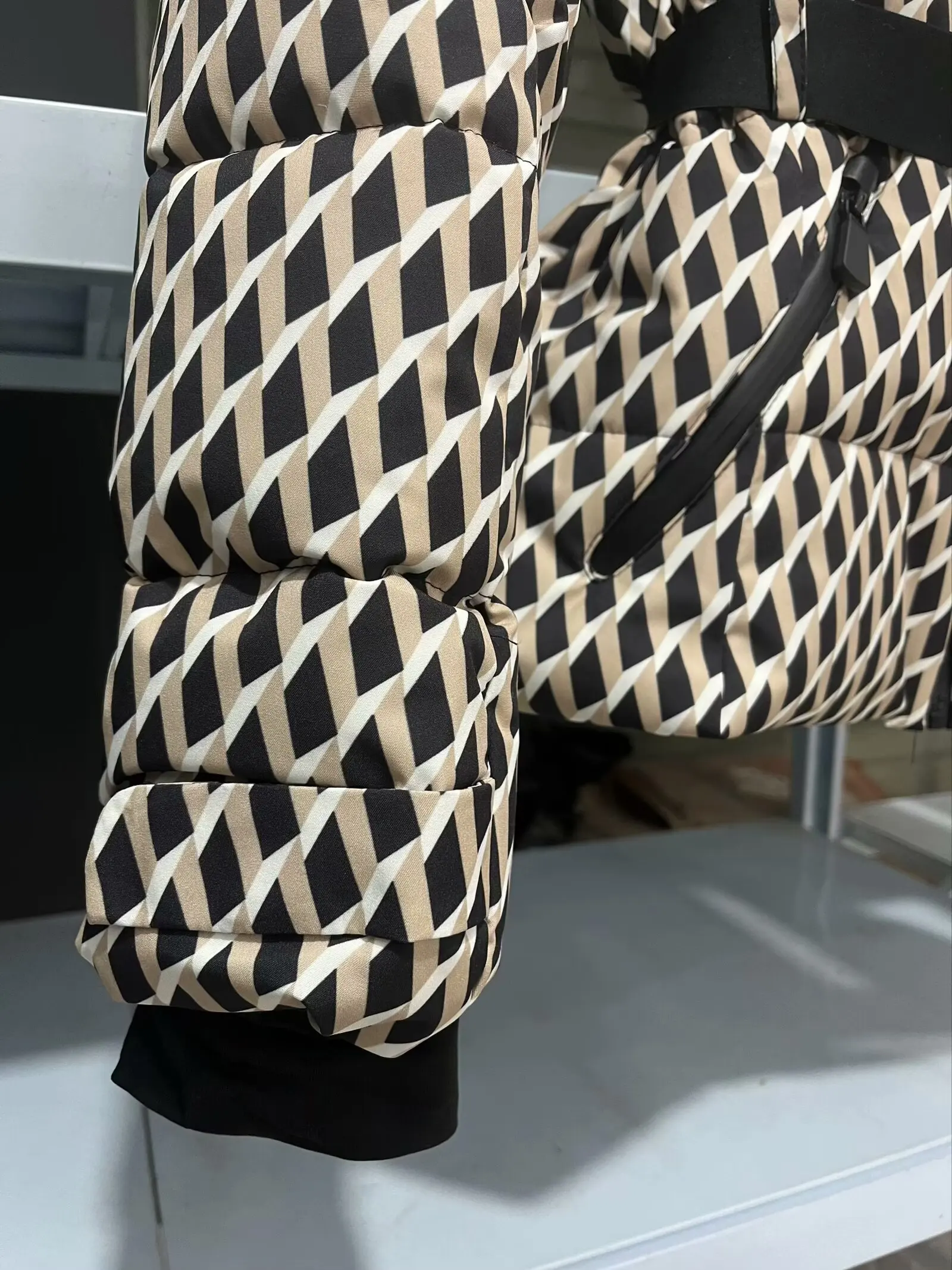2025 RARA new women's fashion waist with belt hooded down cotton jacket commuting warm windproof jacket more comfortable to wear 5