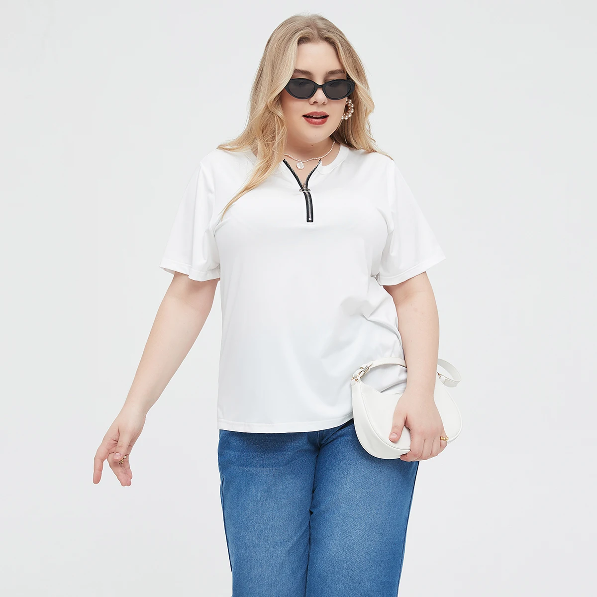 Рисунок 4 - Женская футболка с коротким рукавом