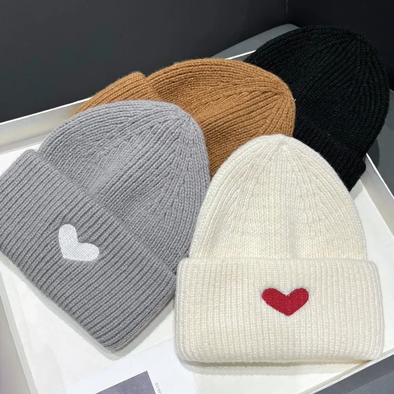 Unisex Heart Embroidery Winter Hat Thick Warm Soft Fleece Beanie Lightweight Stretchy Comfortable Fashionable Design