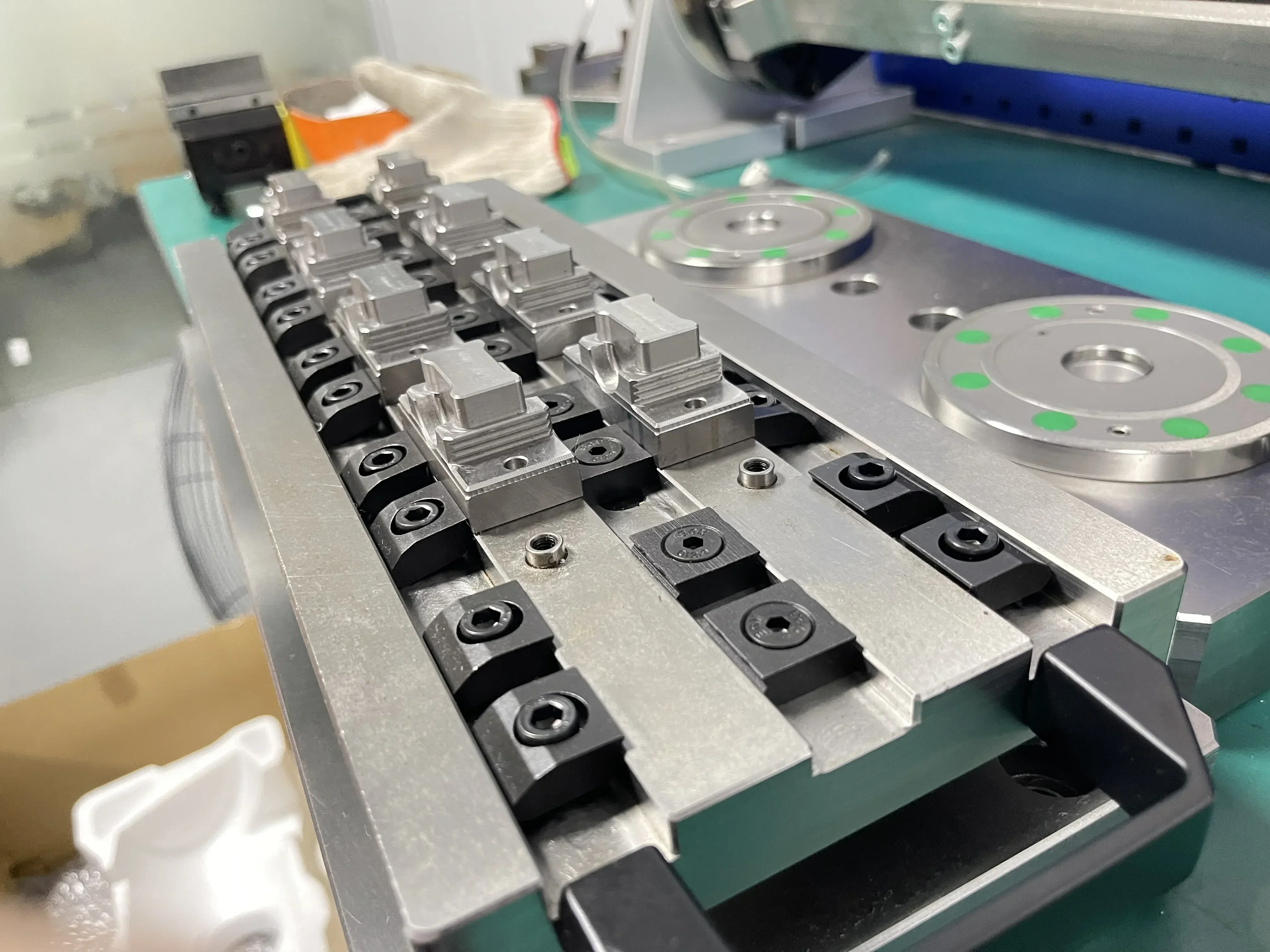 CNC Clamping Vise OK Fixture M8 M10 M12 CNC Integrated Clamp Vise Machining Center Tooling Multi Station Batch Clamping Fixed Small Clamping Block