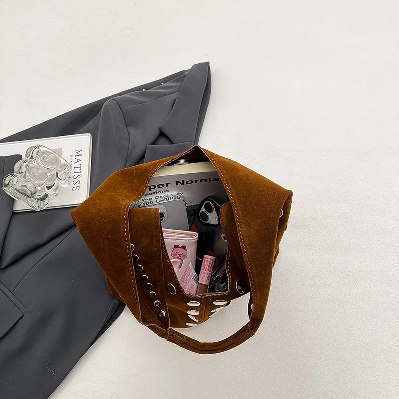 Große kurze Griff PU-Leder einfarbige Tragetaschen für Frauen 2026 Y2K Damen Umhängetasche weibliche Retro-Handtasche Designer Nietentasche – Detail 16