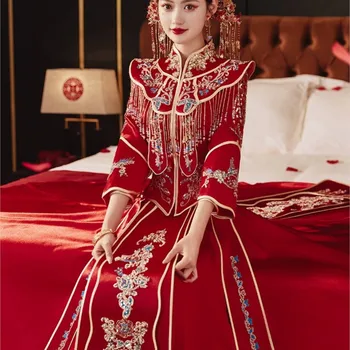 The bride's new Chinese-style wedding dress style and satin