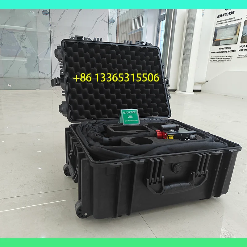 Portable 300W 500W Pulsed Laser Cleaning Machine For Rust Paint Oil Removal Portable Laser Cleaner 100W 200W