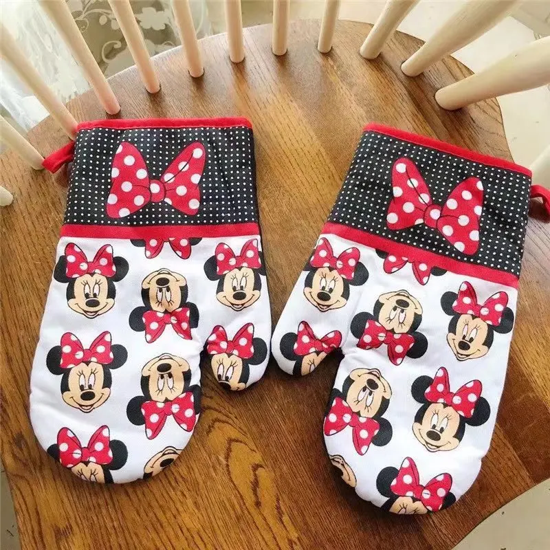https://ae01.alicdn.com/kf/Sa9153ba0def94e009efc89f4732f9007A/Disney-Mickey-Mouse-Pure-Cotton-Oven-Mitts-Cute-Animation-Baking-Dedicated-Heat-Insulation-Gloves-Kitchen-Microwave.jpg