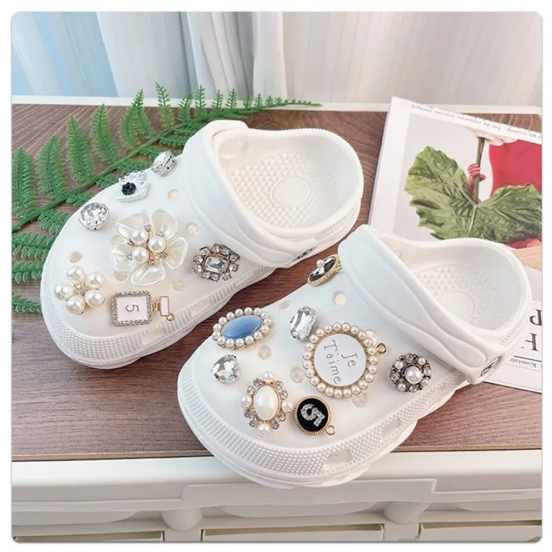 Girls\' Hole Shoes Fashion Outwear 2023 Summer New Water Diamond Pearl Decorative Slippers Anti Slip Home Outdoor Beach Sandals