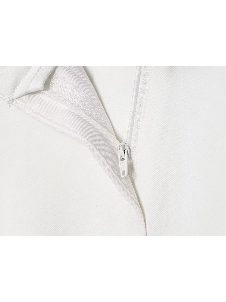 TFMLN Casual Women's Chic Belt Shorts Solid Side Pockets Straight Shorts 2025 Summer Fashion Simple Female Vintage Shorts