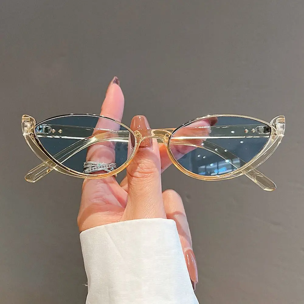 Occhiali da sole a occhi di gatto piccoli a mezza montatura