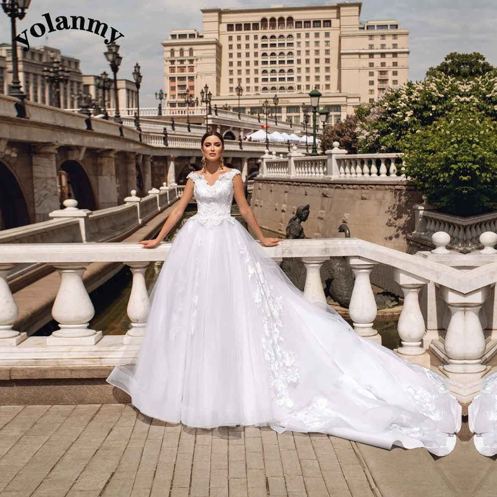 

YOLANMY Aline V-Neck LaceUp Sweep Train Appliques Illusion Wedding Dresses For Mariages Fairytale Sleeveless Made To Order