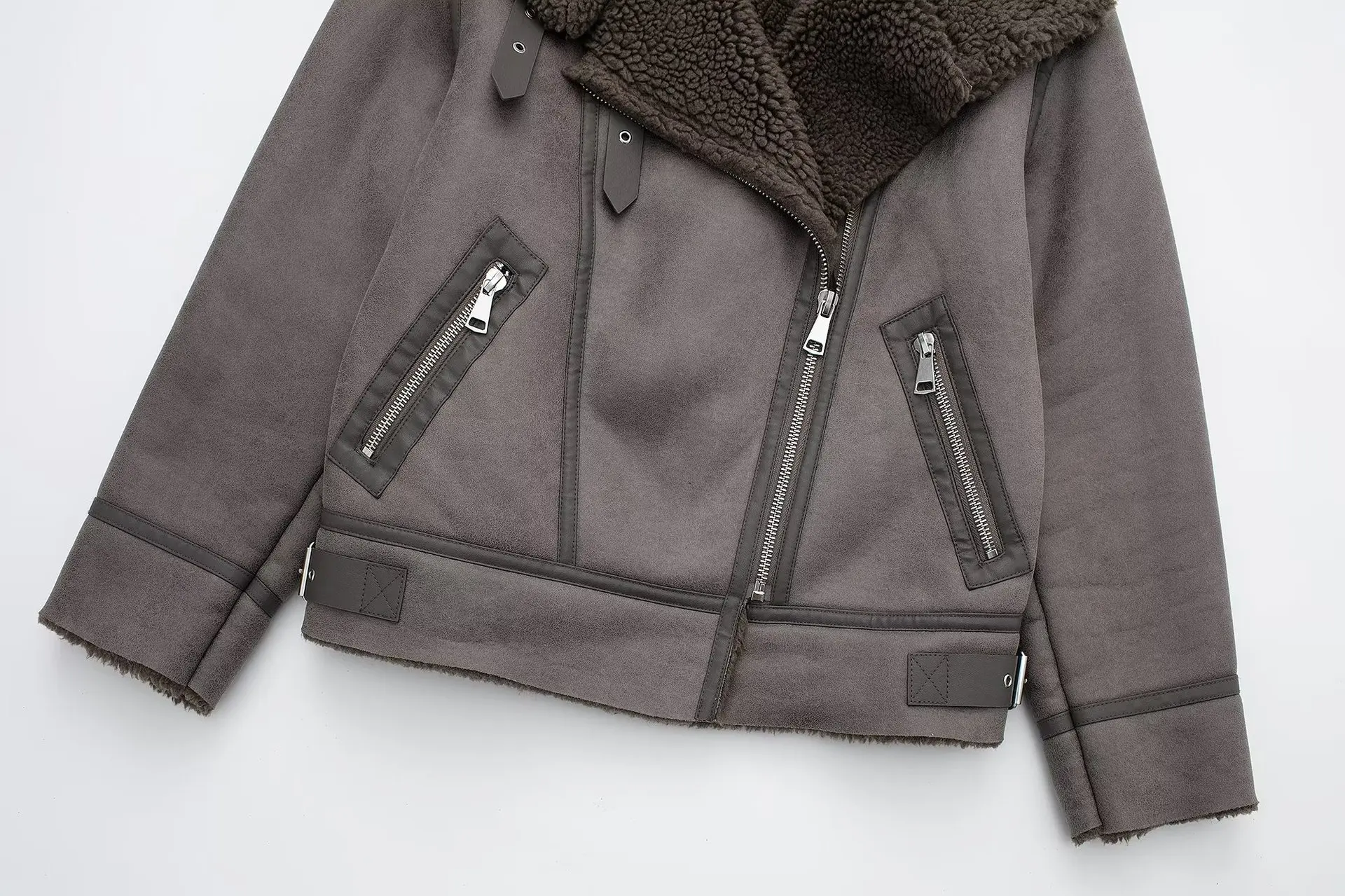 Рисунок 4 - Куртка женская из искусственной овечьей кожи на молнии