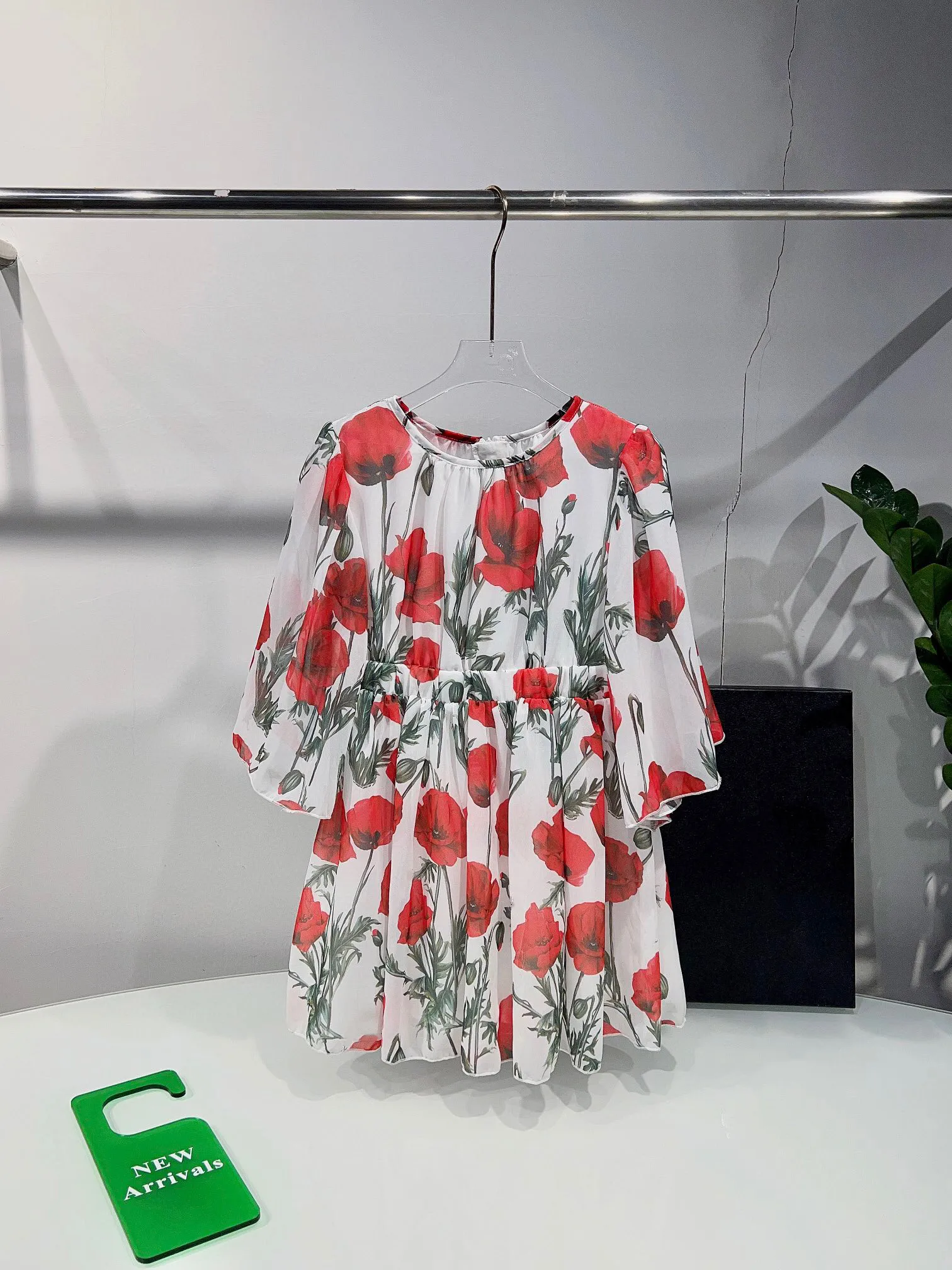 

2024 Summer Fashion Dress Printed Red Round Neck Chiffon Casual Dress Girl Outdoor Clothing 2 4 6 8 10 12 Years Old