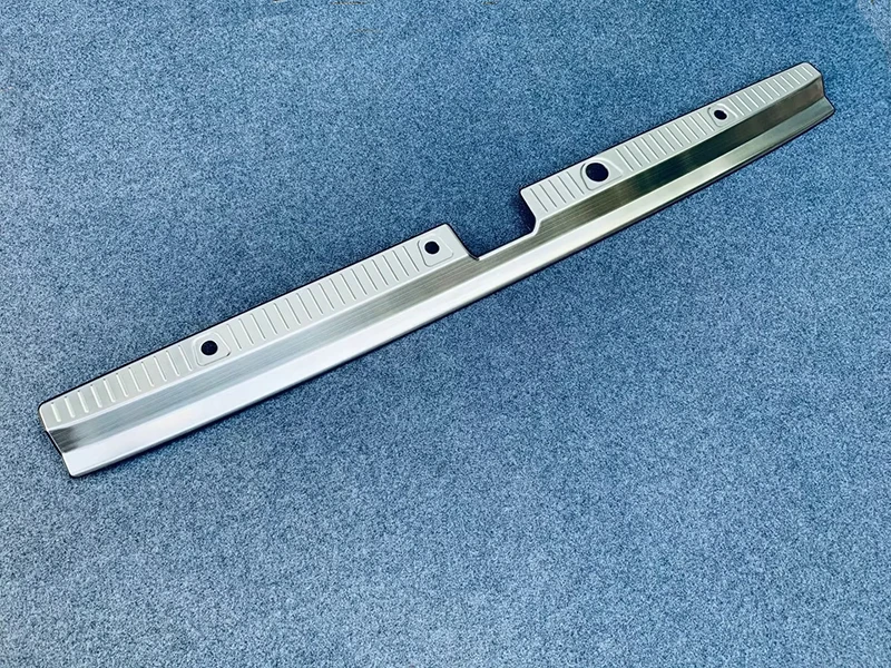 Stainless Steel Rear Bumper Protection Window Sill Outside Trunks Decorative Plate Pedal for Daihatsu ATRAI HIJET CARG