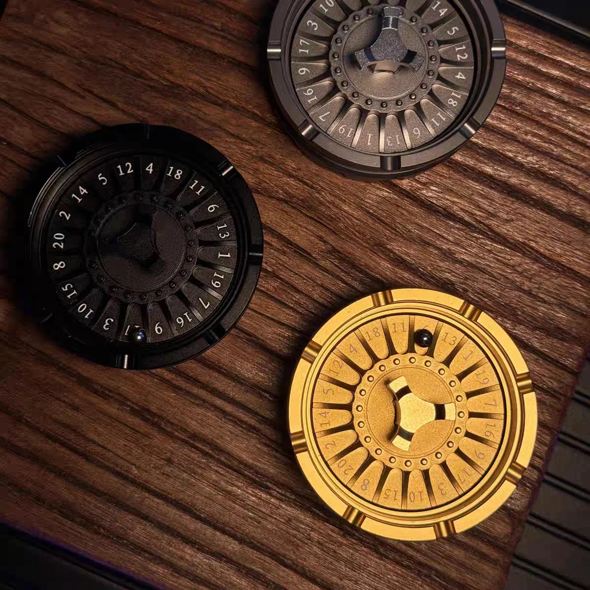 야외용 휴대용 EDC 금속 럭키 룰렛 핑거탑 창의적인 선물 장난감 도구