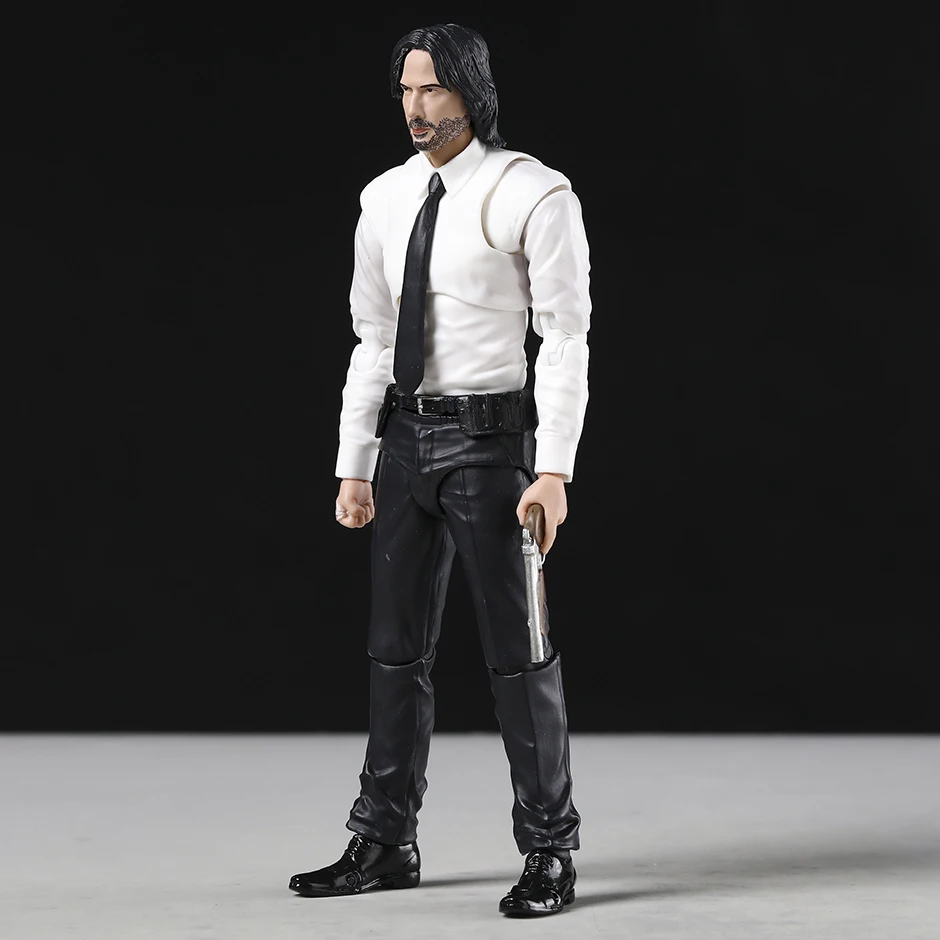 Figurine MAFEX No.212 John Wick Chapitre 4 - Articulée - PVC - Collection