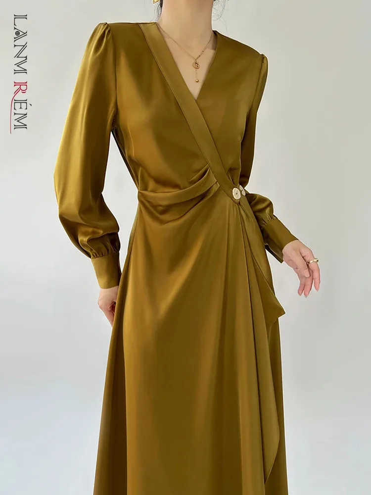 

[LANMREM] French Style Stain Long Dresses For Women 2024 Spring New V Neck Gathered Waist Elegant Clothing Evening Dress 26D8240