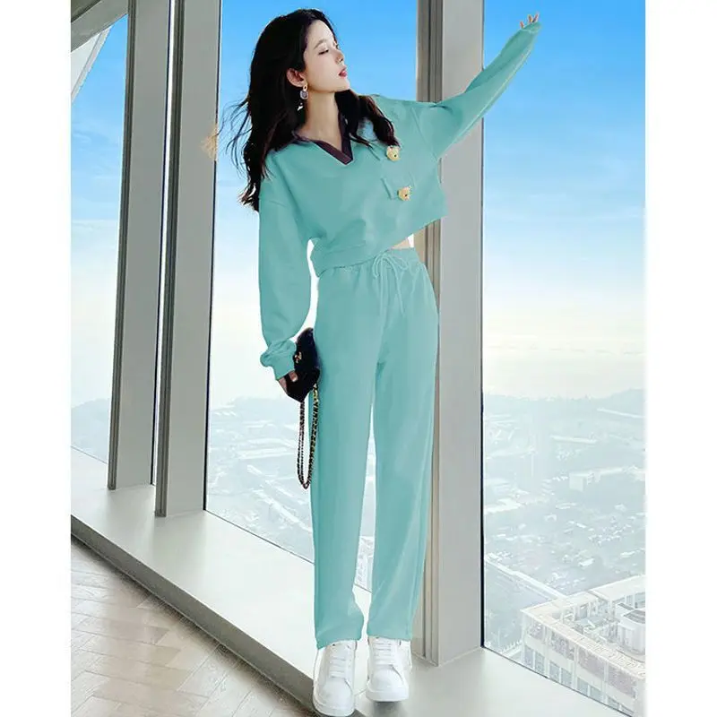 

2023 Spring Autumn Wear a New Light Style Long-sleeved Sweater Suit with a High Sense of Fashion Two-piece Set for Women