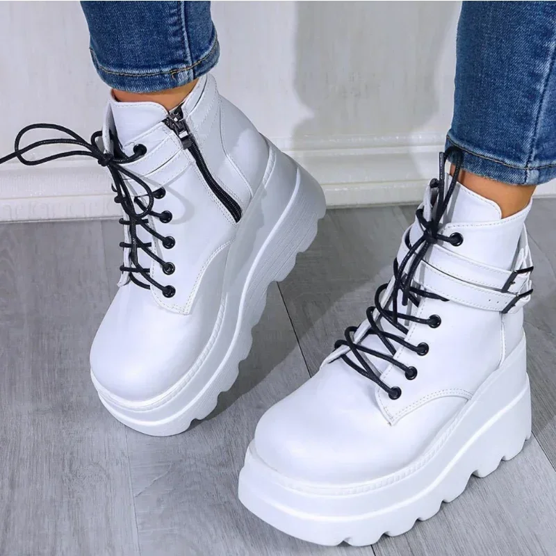 Gothic Black Boots Ankle Shoes on Heels Platform Sneakers Chunky for Women Luxury Designer Casual New Rock Booties