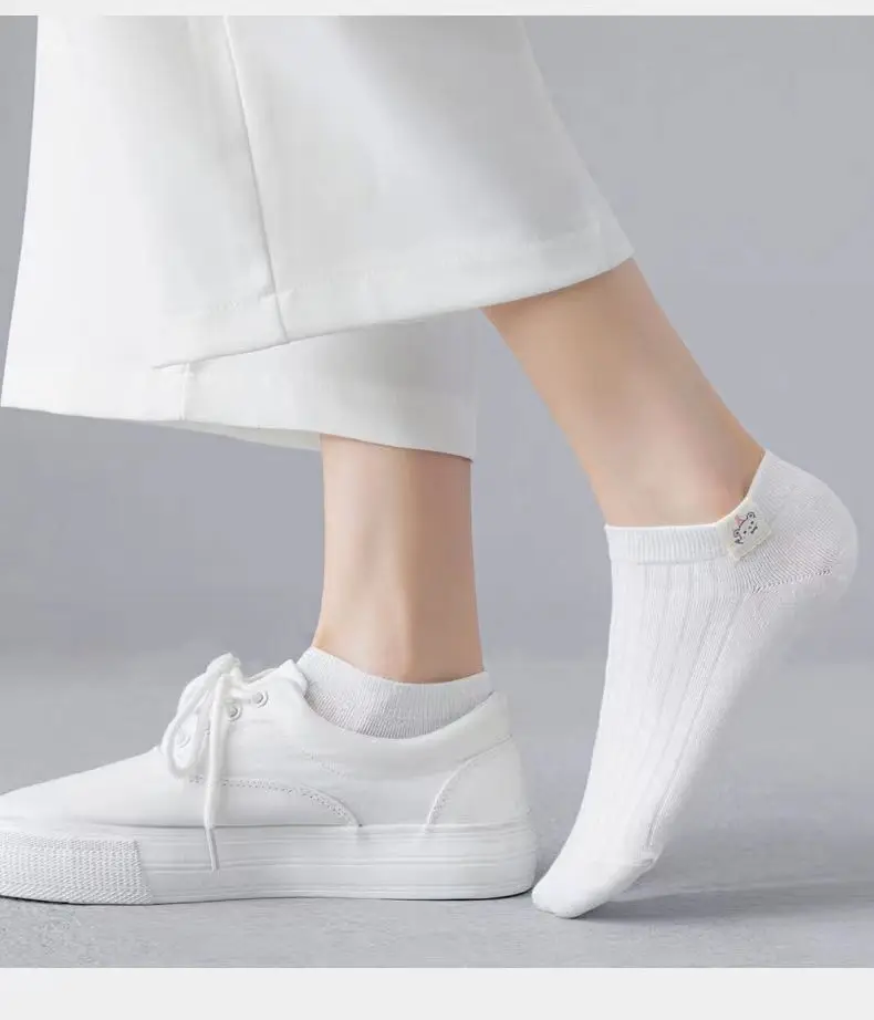 Рисунок 3 - Женская тканевая этикетка