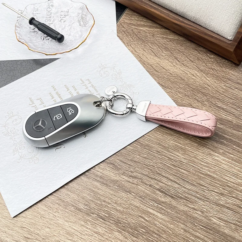 High quality sheepskin woven keychain, fashion car key pendant, hanging rope, trendy V-buckle