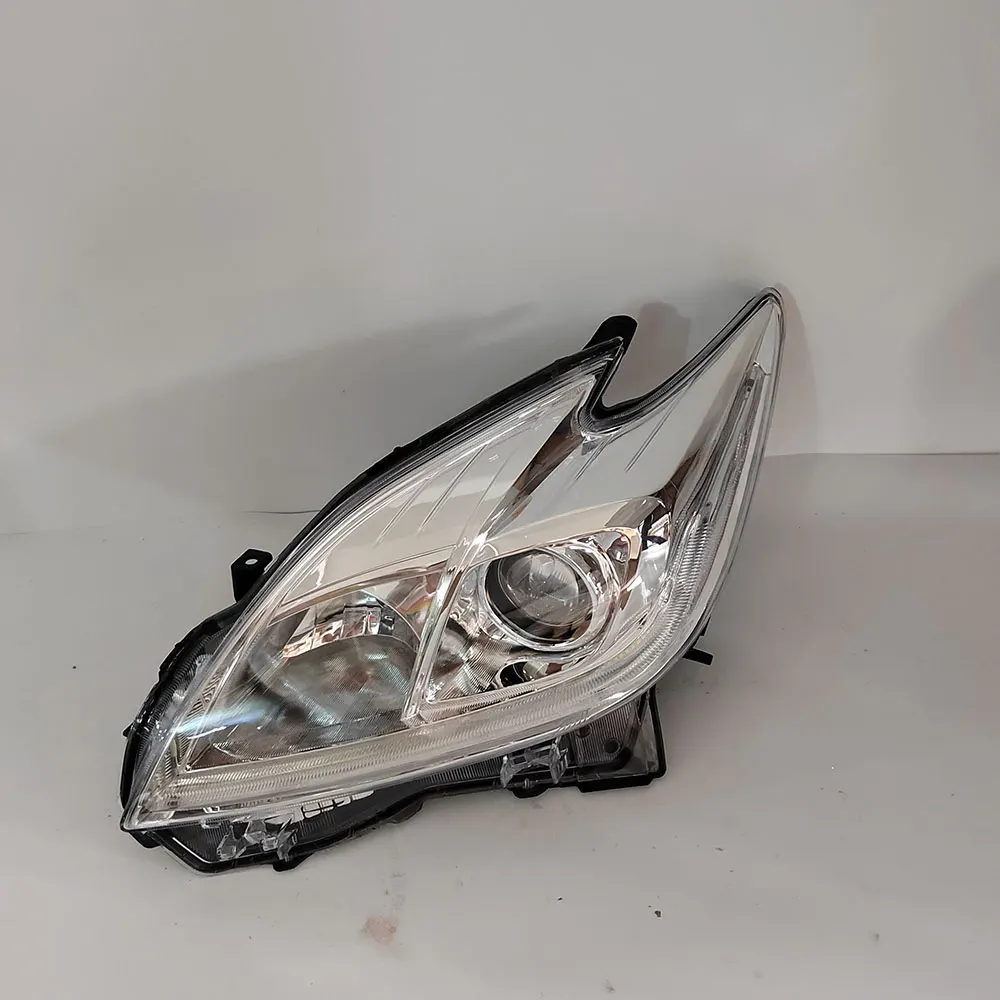 トヨタプリウス用LEDカーヘッドライト,ヘッドライトレンズ,zvw30