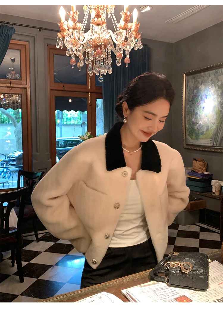 Small Fragrant Sheep Shearing Temperament In Autumn and Winter Ladies Wool One Female Contrast Fur Short Coat Lapel Silhouette