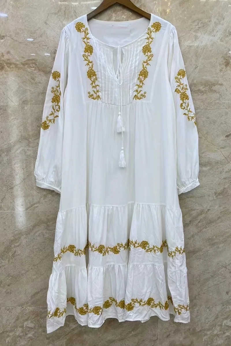 

High Quality New 2023 Summer Dress Women Exquisite Floral Embroidery Tassel String Deco Long Sleeve Casual Loose White Dress