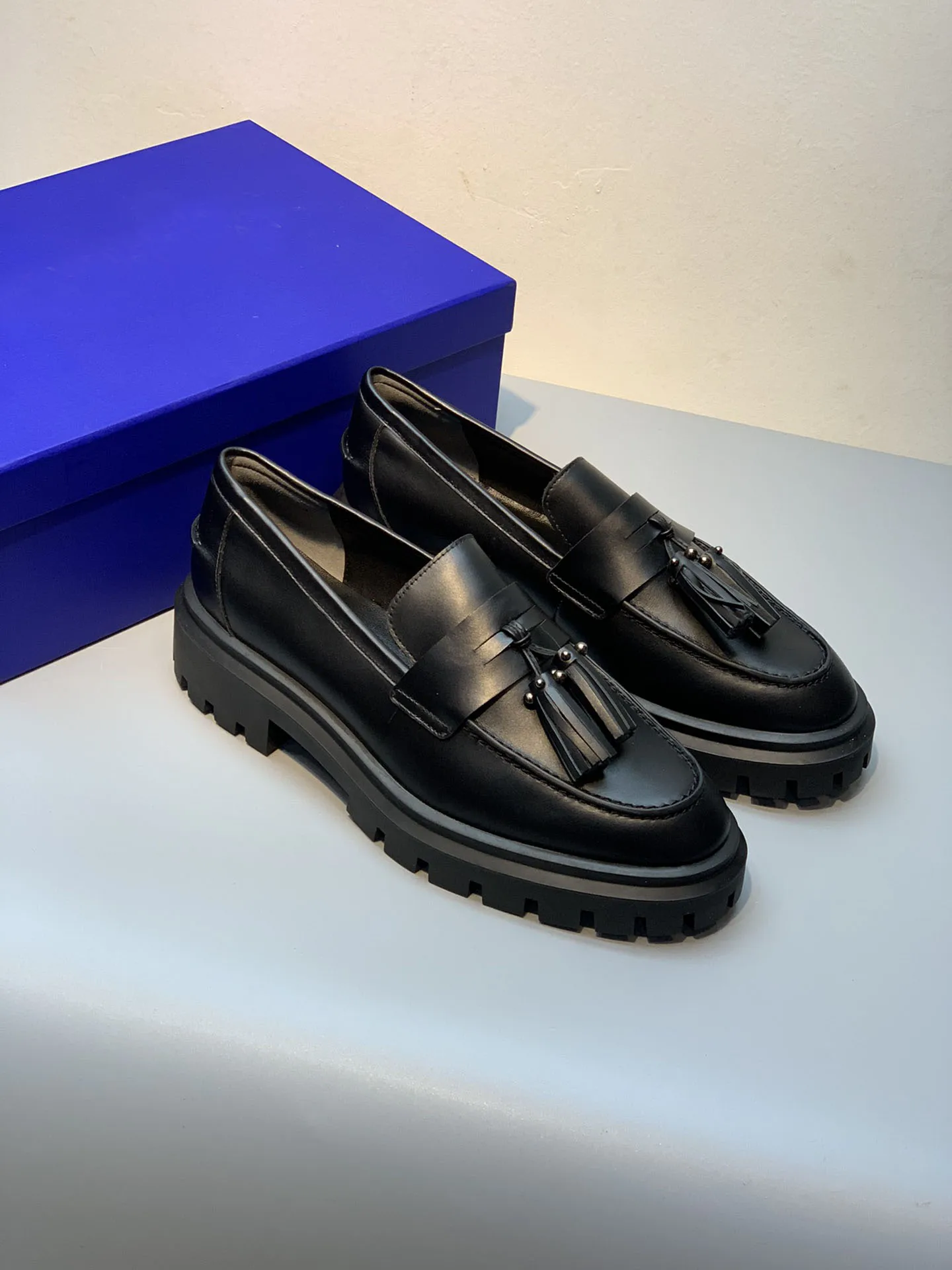 

Women's Shoes Tassel Leather Loafers Logo Brand Vipol 9992402282140