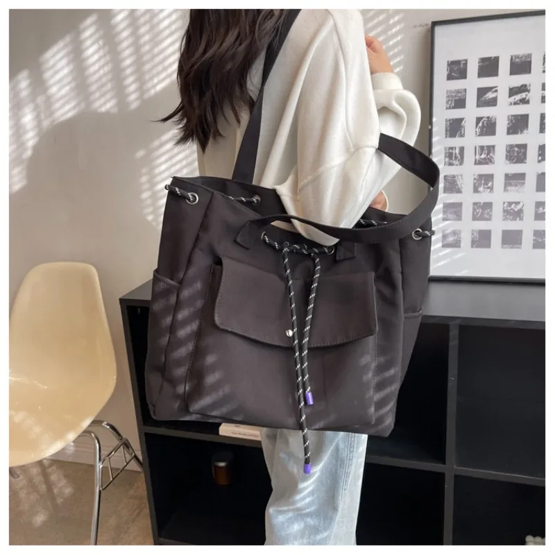 Shoulder Bag Nylon Large Capacity Storage Bag 2023 New Summer All-match Casual Design Daily Commuter Student Tote Bag All-match