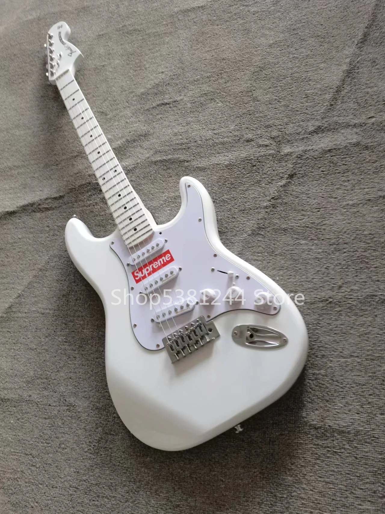 

Free delivery, 6 electric guitars, white paint. 22 audio, customizable