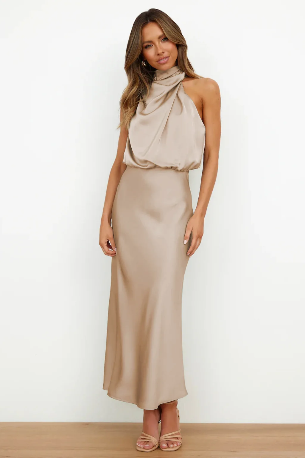 

Women's High-Class Sense Stand Collar Sleeveless Satin Pleated Waistband Dress Elegant And Fashionable Evening Dress For Banquet