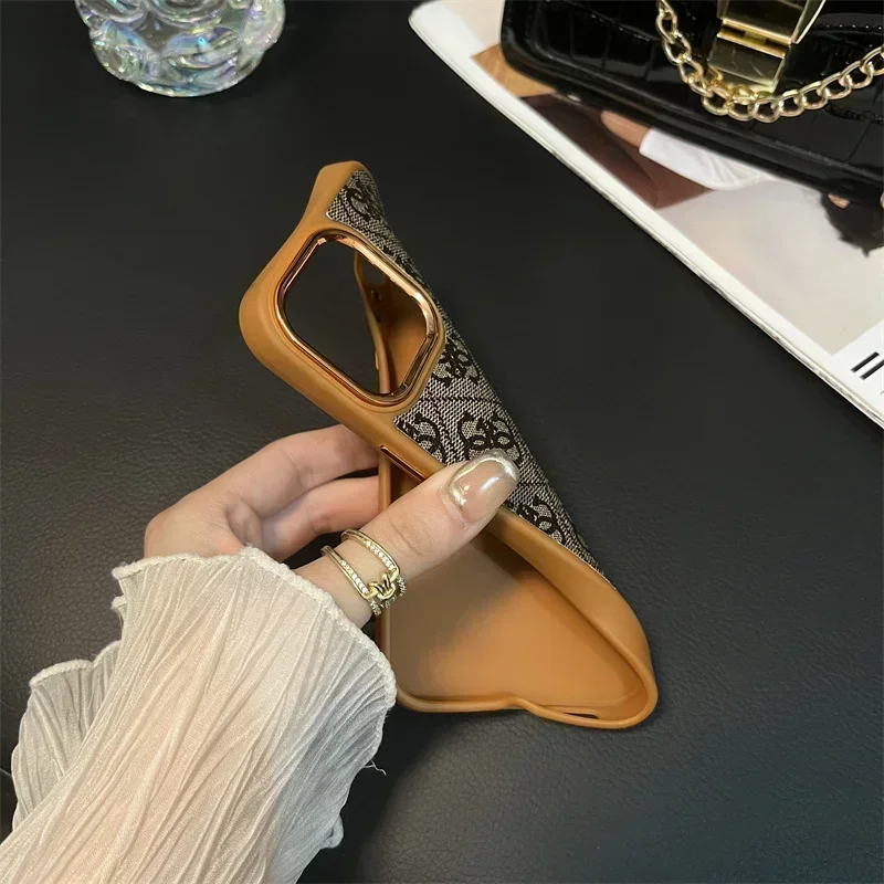 Luxurious Love G What Retro Classical Phone Case For iPhone 15 14 13 12 11 Pro Max Soft Silicone GUESS-ES Creativity Cover