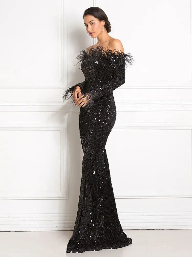 فستان كوكتيل طويل مزين بالترتر والريش الأخضر المتل...