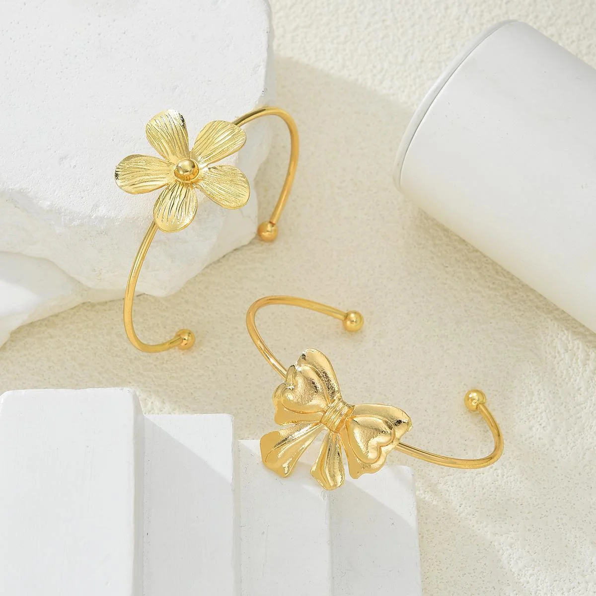 2pcs Gold Color Flower Bowknot Open Cuff Bangle Set For Women European & American Minimalistic Elegant Design Bracelet Jewelry