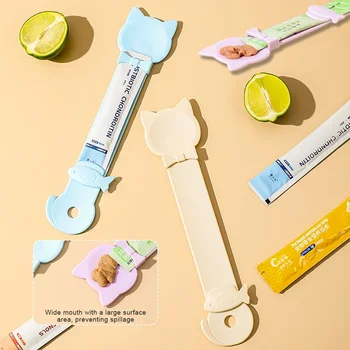 Churu Tube Helper: Dispenser per snack liquidi e purè per gatti, con cucchiaio dosatore, facile da usare, accessori per l'alimentazione degli animali domestici
