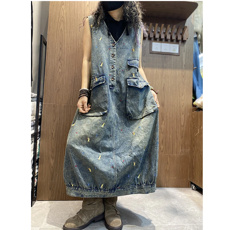 Spring/summer 2026 New Arrival Women Vintage Cotton Denim A-line Dress Cartoon Embroidery Mid-calf Sleevele V-neck Dresses X169 5